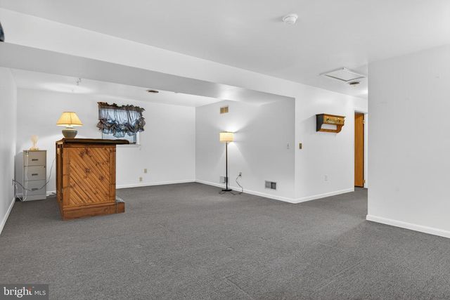 342 LARKIN DR, Red Lion, PA 17356