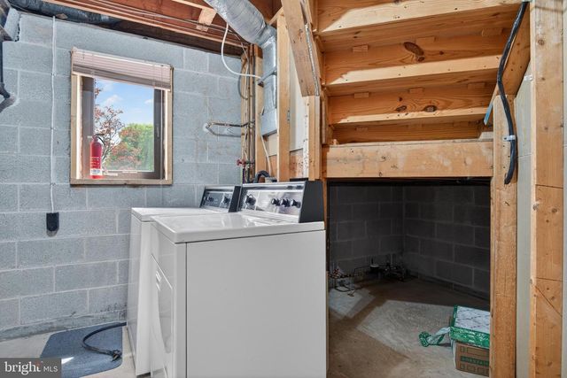 342 LARKIN DR, Red Lion, PA 17356
