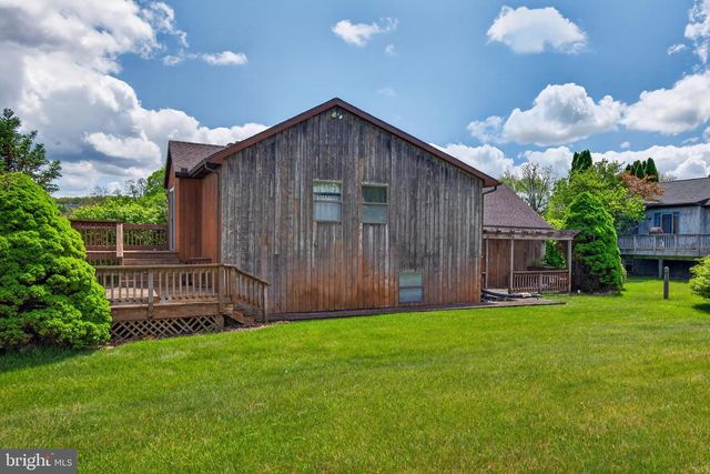 342 LARKIN DR, Red Lion, PA 17356