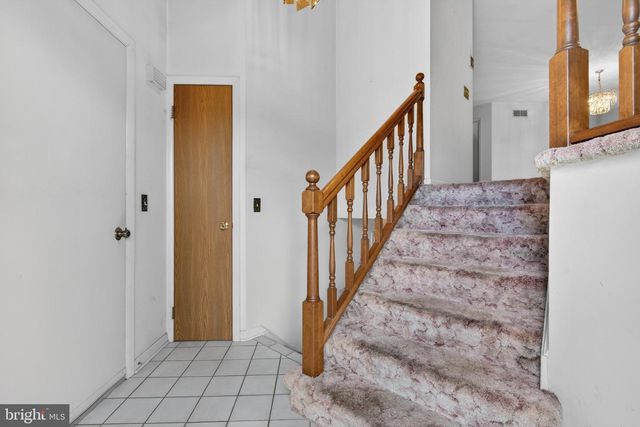 342 LARKIN DR, Red Lion, PA 17356
