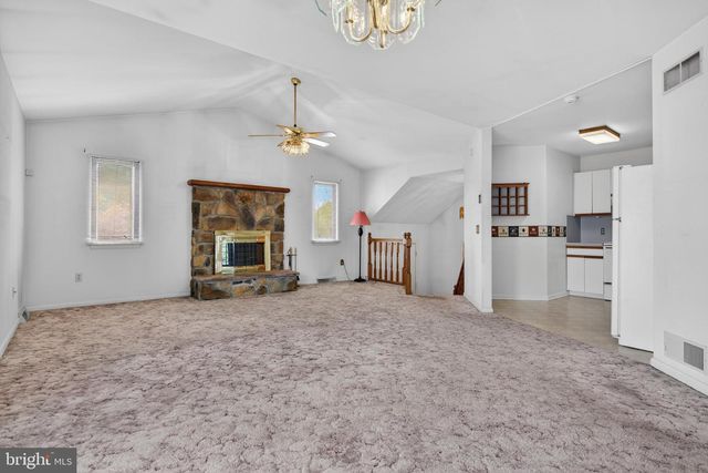 342 LARKIN DR, Red Lion, PA 17356