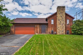 342 LARKIN DR, Red Lion, PA 17356