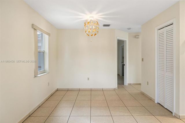 3072 NW 14th St A, Miami, FL 33125