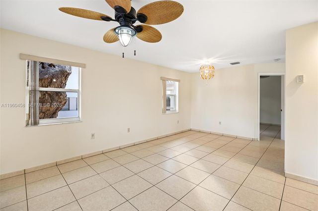 3072 NW 14th St A, Miami, FL 33125