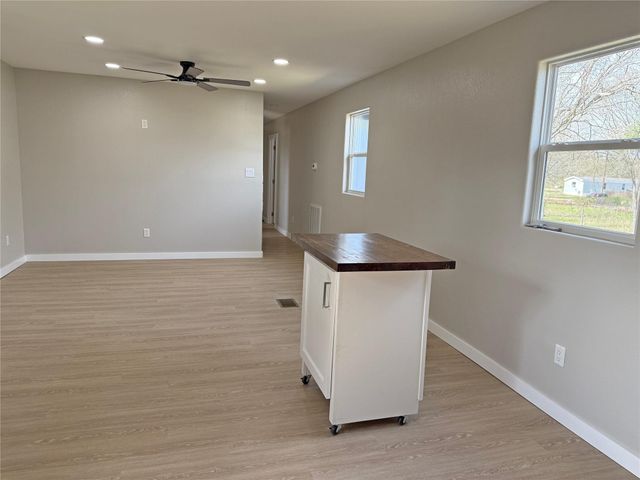 325 Bar Park Loop, Coldspring, TX 77331