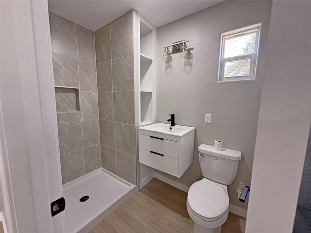 325 Bar Park Loop, Coldspring, TX 77331