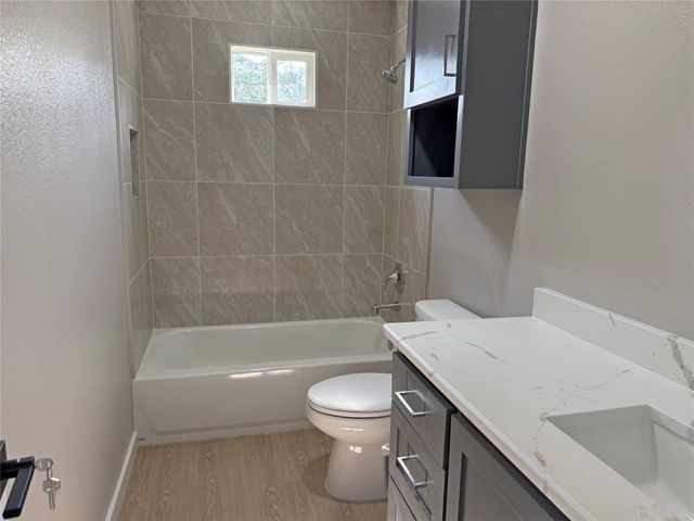 325 Bar Park Loop, Coldspring, TX 77331