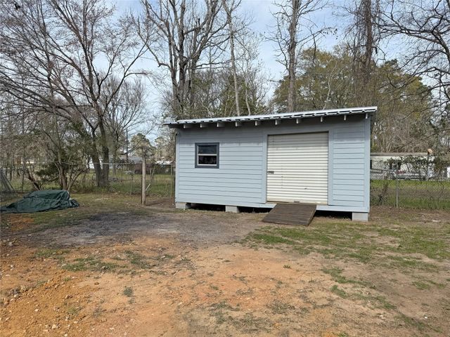 325 Bar Park Loop, Coldspring, TX 77331