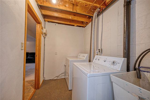 1479 Greendale Dr, Plum Boro, PA 15239