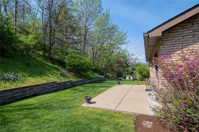 1479 Greendale Dr, Plum Boro, PA 15239