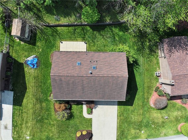 1479 Greendale Dr, Plum Boro, PA 15239