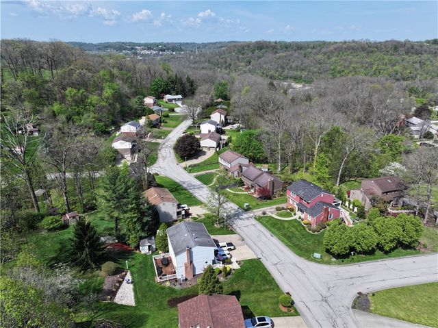 1479 Greendale Dr, Plum Boro, PA 15239