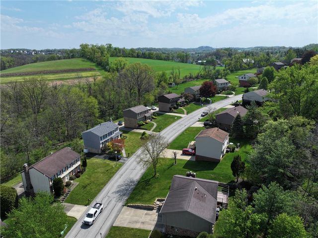 1479 Greendale Dr, Plum Boro, PA 15239