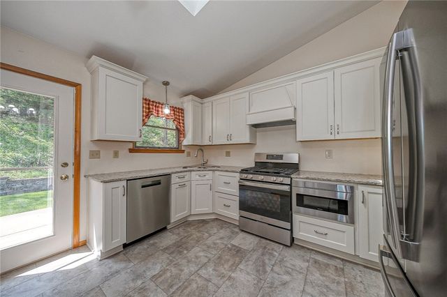 1479 Greendale Dr, Plum Boro, PA 15239