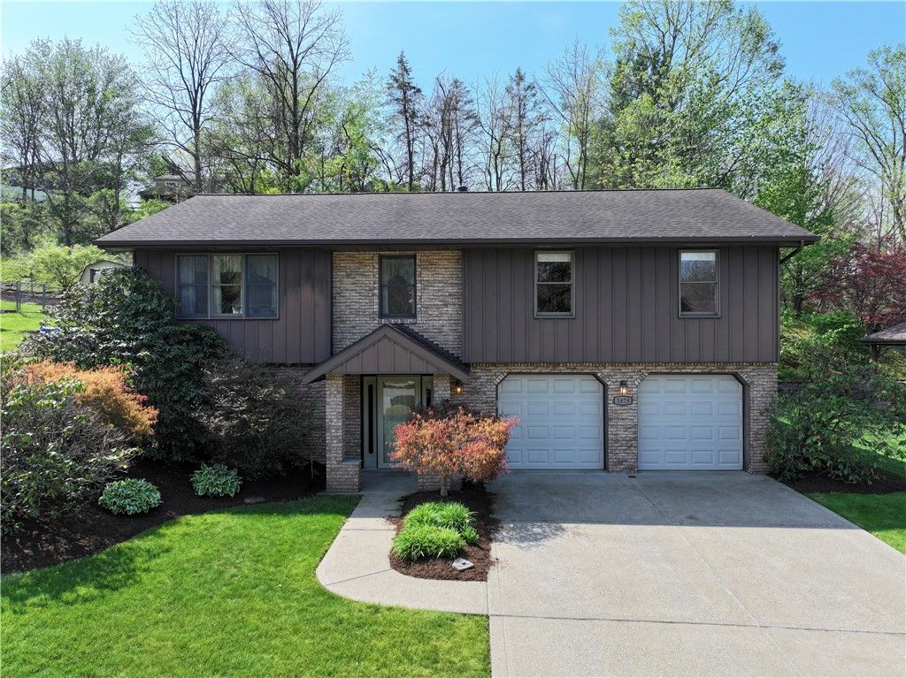 1479 Greendale Dr, Plum Boro, PA 15239
