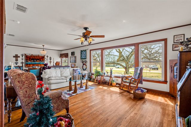 609 E Quitman Street, Alba, TX 75410