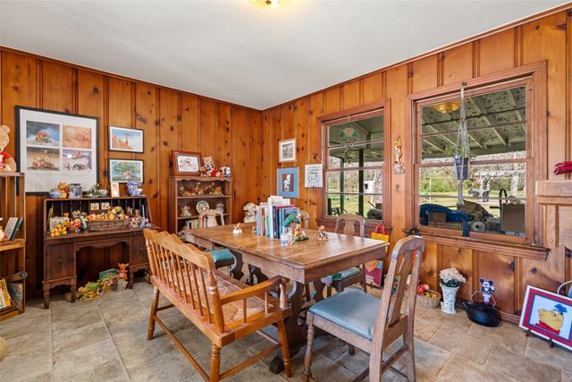 609 E Quitman Street, Alba, TX 75410