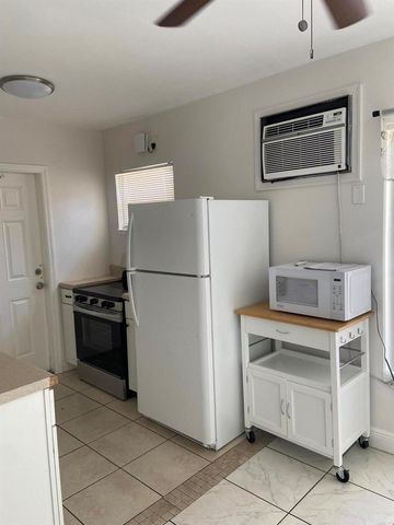 417 NE 2nd Street, Boynton Beach, FL 33435