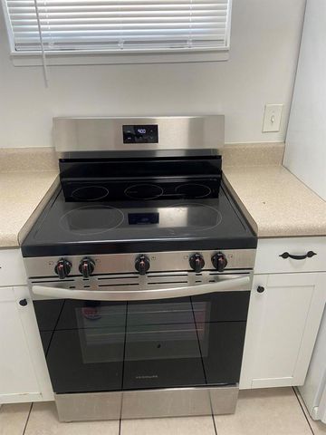 417 NE 2nd Street, Boynton Beach, FL 33435