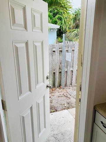 417 NE 2nd Street, Boynton Beach, FL 33435