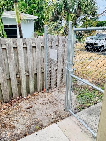 417 NE 2nd Street, Boynton Beach, FL 33435