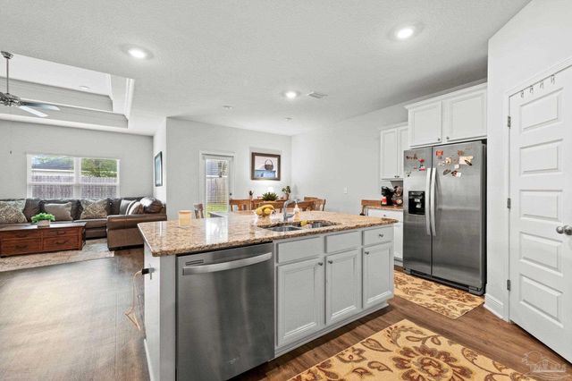 3766 Hawks Landing Cir, Pace, FL 32571