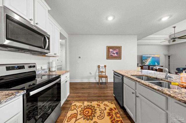 3766 Hawks Landing Cir, Pace, FL 32571