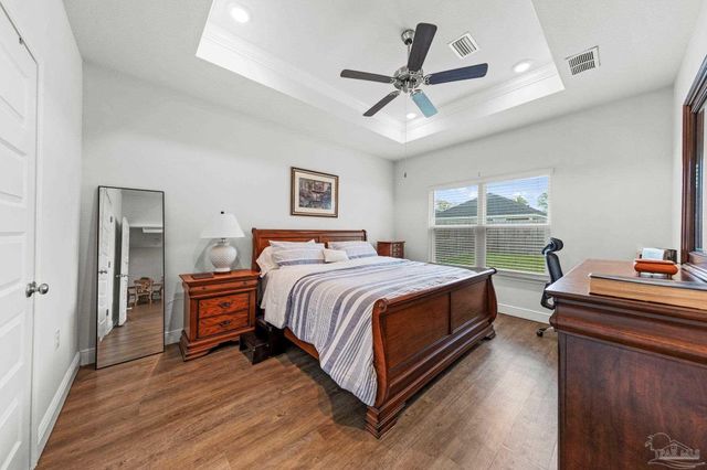 3766 Hawks Landing Cir, Pace, FL 32571