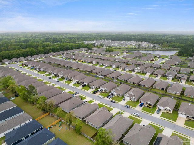 3766 Hawks Landing Cir, Pace, FL 32571