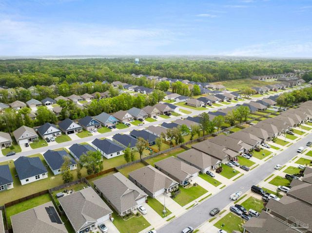 3766 Hawks Landing Cir, Pace, FL 32571