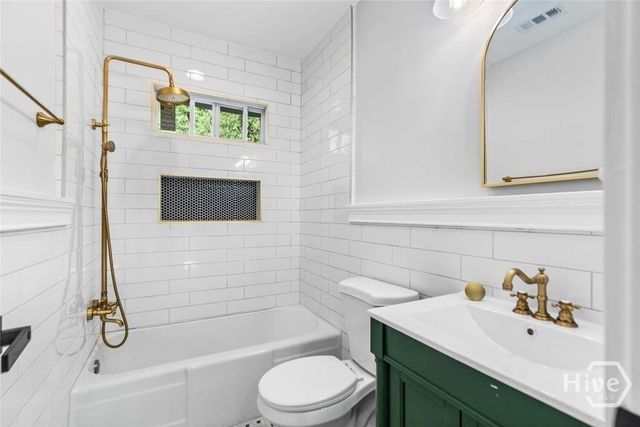 2140 E 42nd Street, Savannah, GA 31404