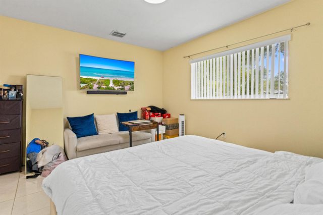 13150 NW 10th Avenue, North Miami, FL 33168