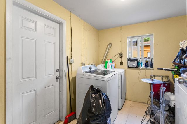 13150 NW 10th Avenue, North Miami, FL 33168