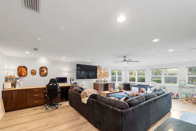 649 Overbrook Drive, Fort Walton Beach, FL 32547