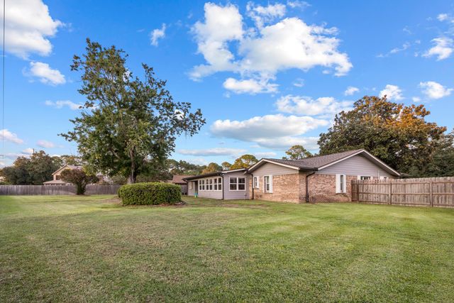 649 Overbrook Drive, Fort Walton Beach, FL 32547