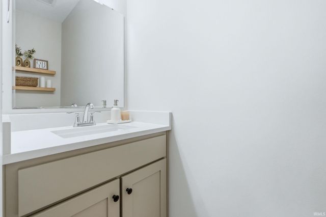 12040 Waters Meet Drive, Fort Wayne, IN 46818