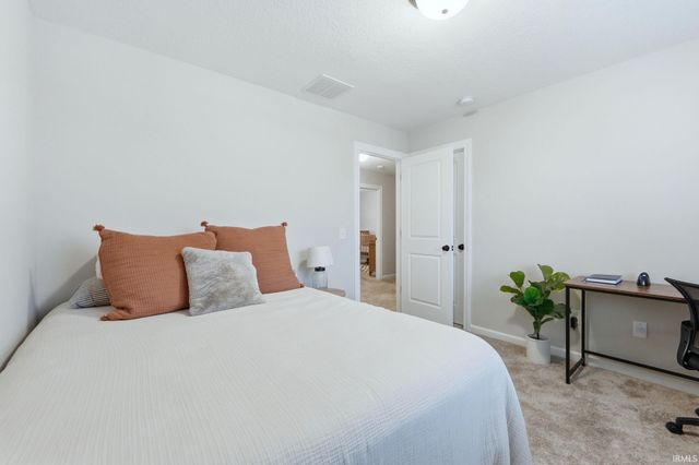 12040 Waters Meet Drive, Fort Wayne, IN 46818