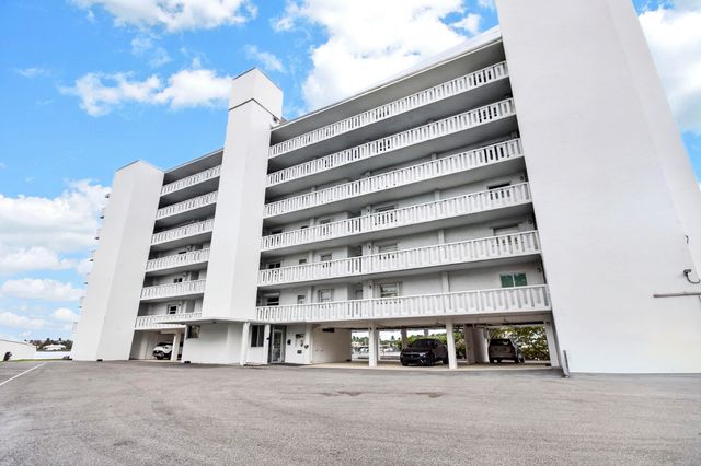 231 E Lantana Road 204, Lantana, FL 33462