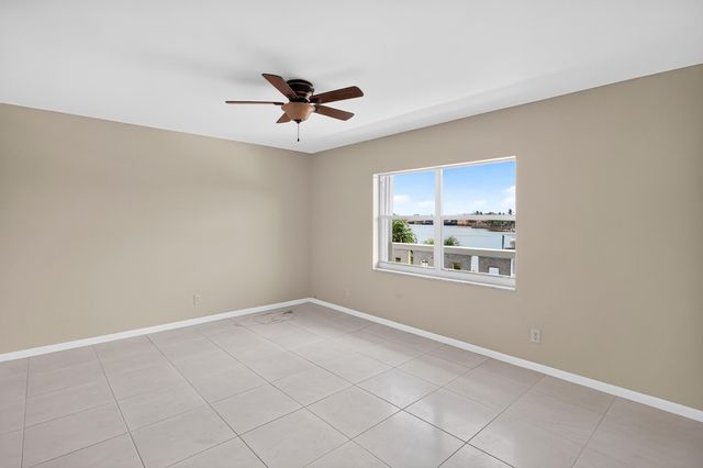 231 E Lantana Road 204, Lantana, FL 33462