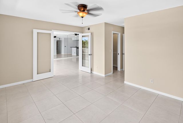 231 E Lantana Road 204, Lantana, FL 33462