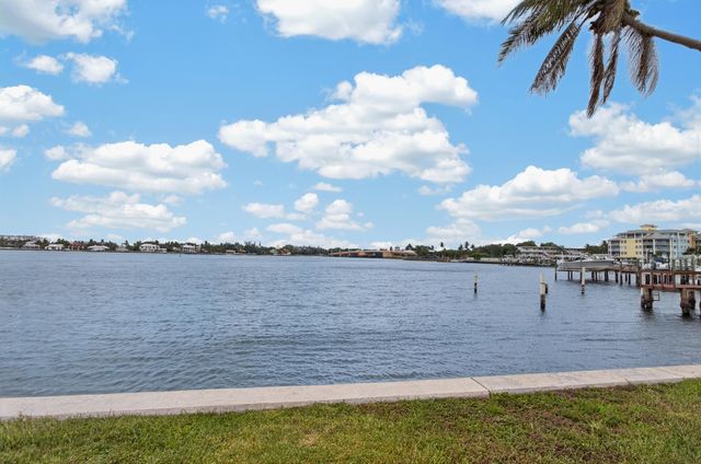 231 E Lantana Road 204, Lantana, FL 33462