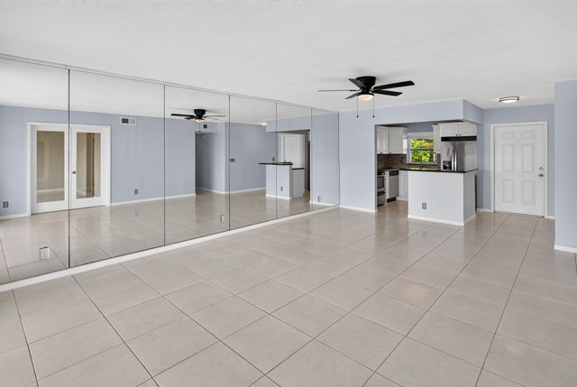 231 E Lantana Road 204, Lantana, FL 33462