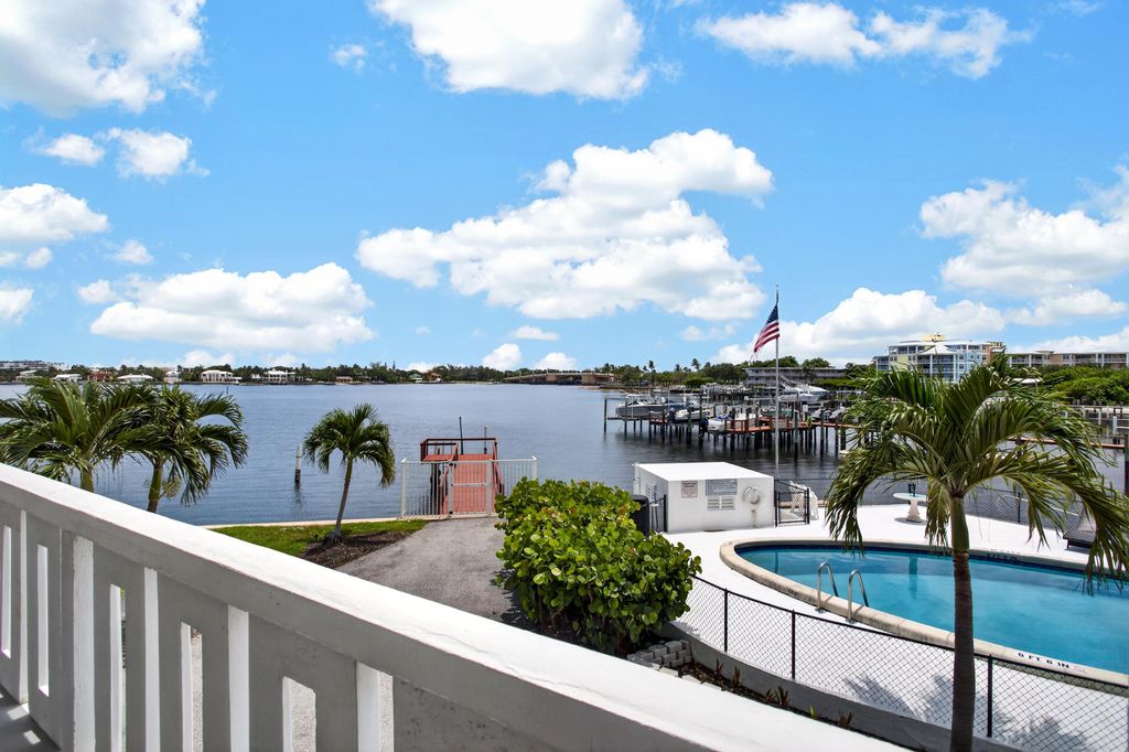 231 E Lantana Road 204, Lantana, FL 33462