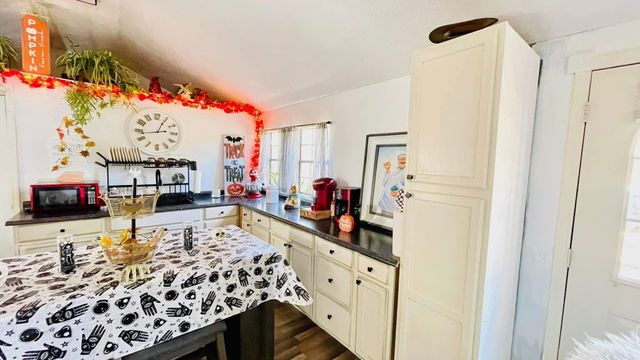 380 E Oak Dr, Buchanan, TN 38222