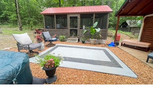 380 E Oak Dr, Buchanan, TN 38222