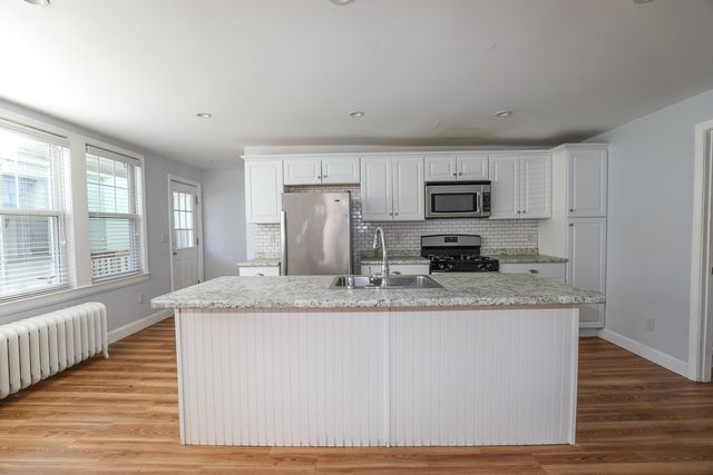 27 Blodget Street, Manchester, NH 03104