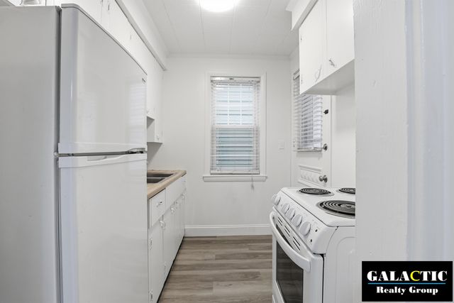 27 Blodget Street, Manchester, NH 03104