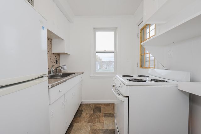27 Blodget Street, Manchester, NH 03104