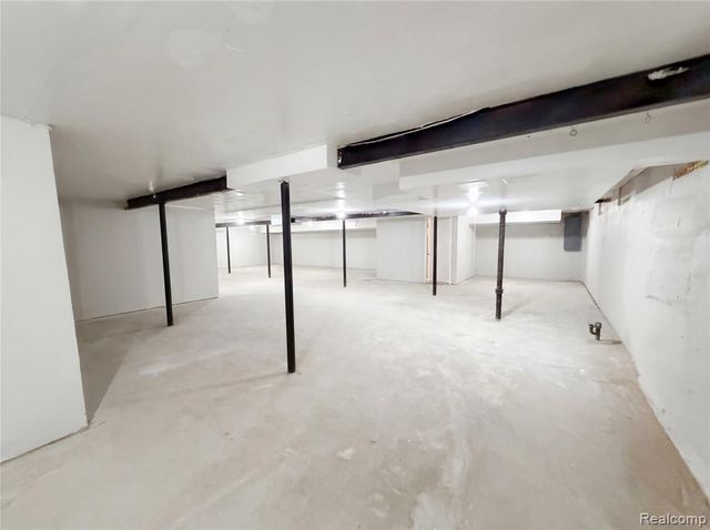 29467 Leemoor Drive, Southfield, MI 48076