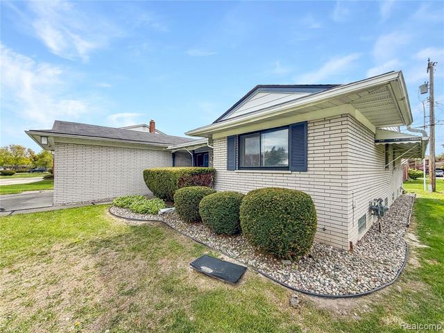 29467 Leemoor Drive, Southfield, MI 48076